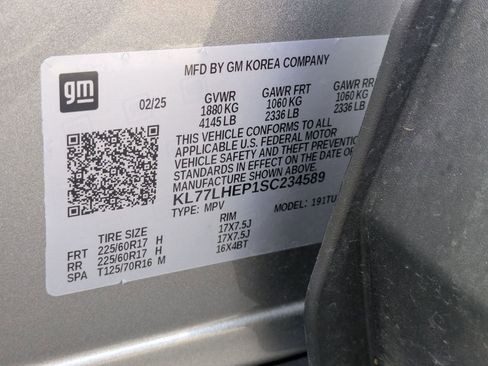 Used 2025 Chevrolet Trax LT w/ LT Convenience Package FWD image 34