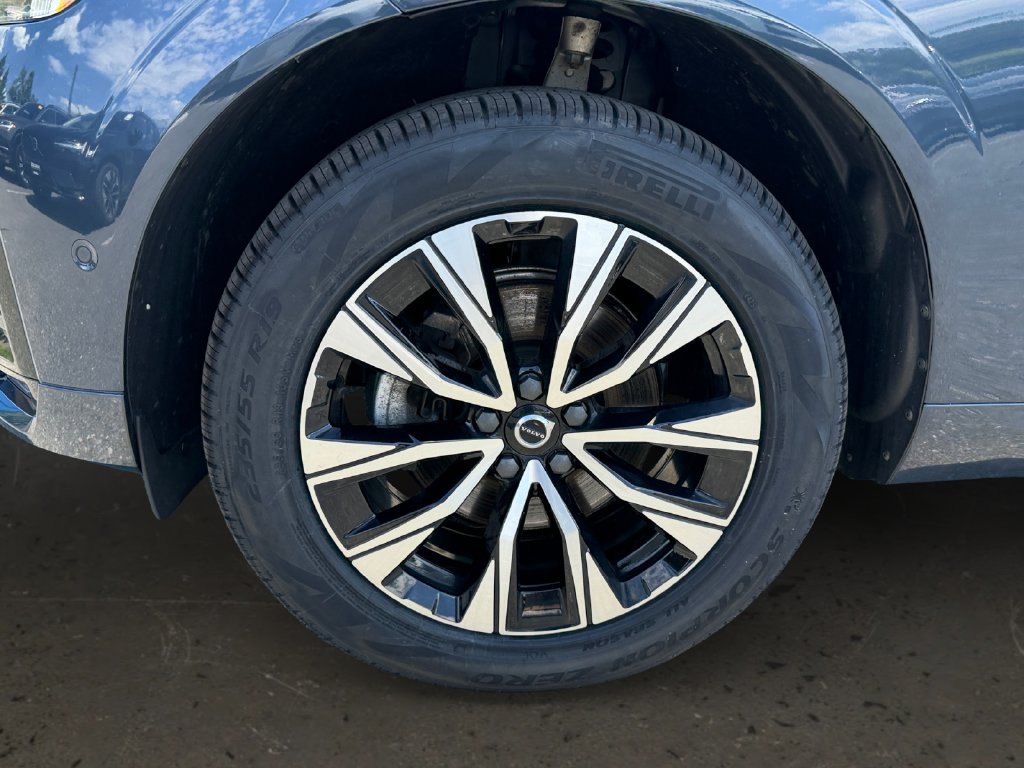 Certified 2024 Volvo XC60 B5 Plus w/ Climate Package AWD/4WD image 27