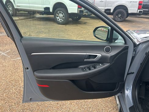 Used 2025 Hyundai Sonata SEL FWD image 16