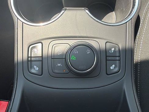 Used 2024 GMC Terrain SLE w/ Driver Convenience Package AWD/4WD image 18
