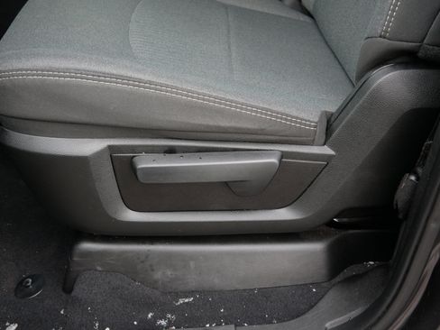 Used 2024 RAM 2500 Tradesman w/ Chrome Appearance Group image 20