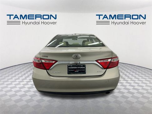 Used 2017 Toyota Camry XLE image 4