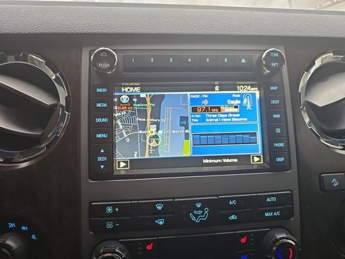 Used 2012 Ford F250 Lariat w/ Lariat Ultimate Pkg image 19