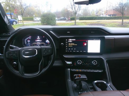 Used 2024 GMC Sierra 1500 Denali Ultimate image 31