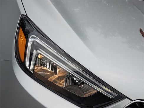 Used 2022 Buick Encore Preferred w/ Safety Package image 9