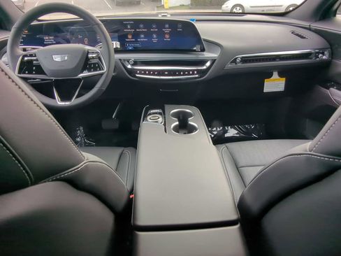 New 2025 Cadillac Lyriq Luxury image 13