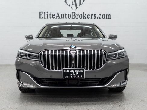 Used 2022 BMW 750i xDrive AWD/4WD image 3