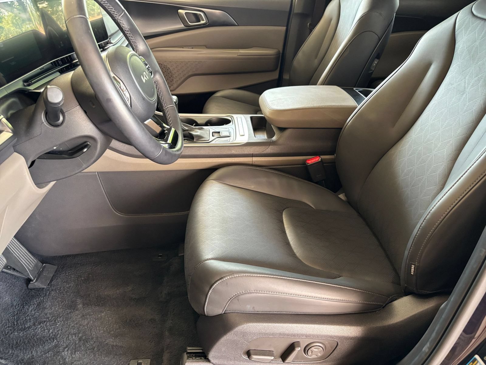 Used 2026 Kia Carnival FWD image 28