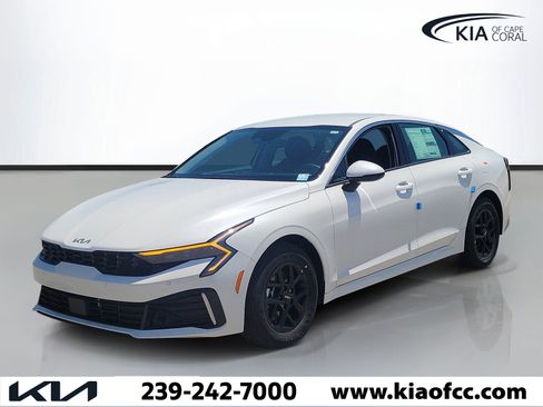 New 2026 Kia K5 LXS FWD image 3