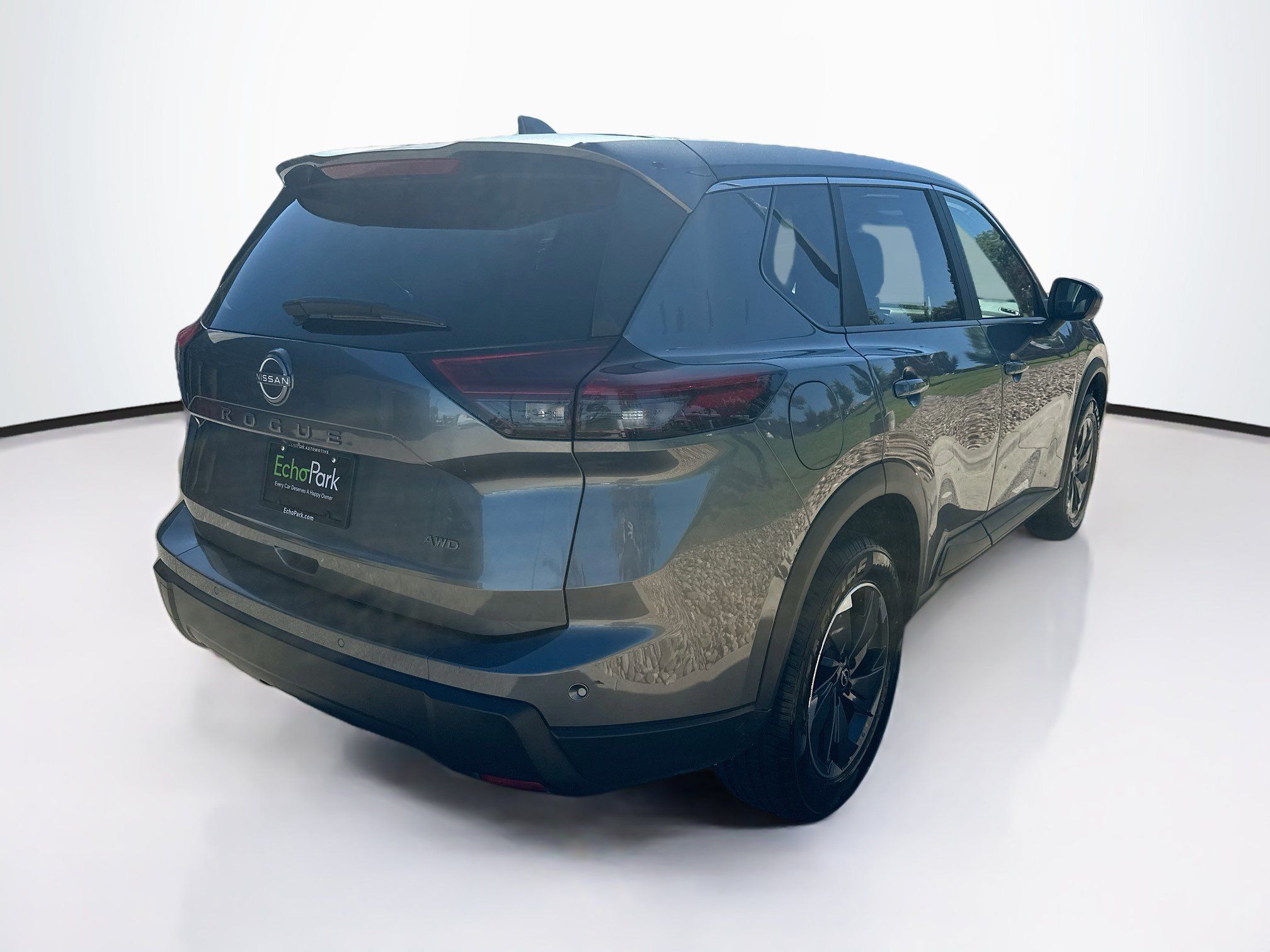 Used 2025 Nissan Rogue SV AWD/4WD image 9