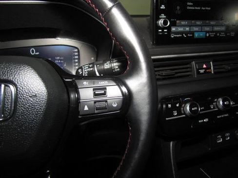 Certified 2025 Honda Pilot Black Edition image 6