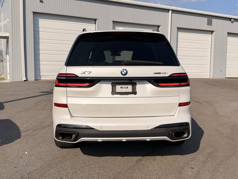 Used 2024 BMW X7 xDrive40i w/ M Sport Package AWD/4WD image 11