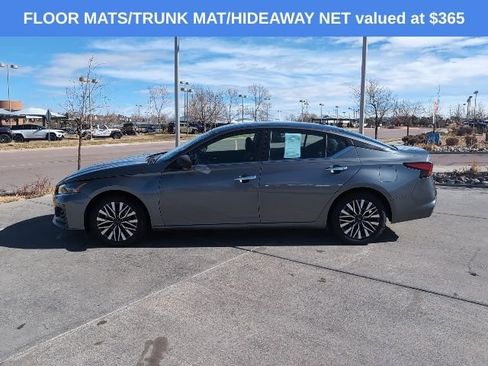 Used 2024 Nissan Altima 2.5 SV image 4