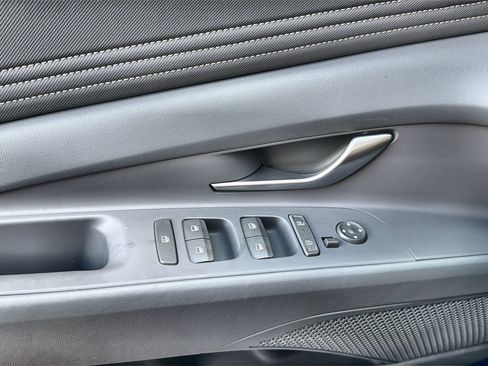 Used 2025 Hyundai Elantra Sport FWD image 13