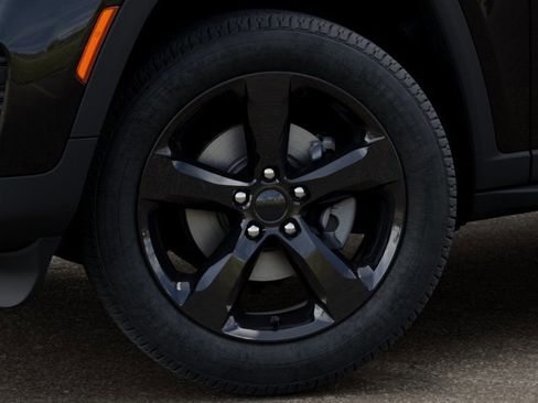 New 2025 Jeep Grand Cherokee 4WD image 8