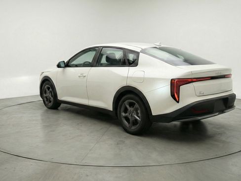 Used 2025 Kia K4 FWD image 5