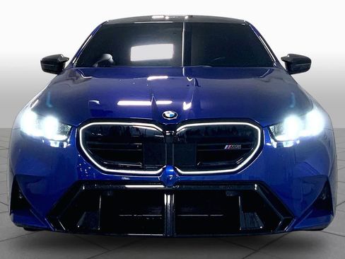 Used 2025 BMW M5 w/ Carbon Package AWD/4WD image 3