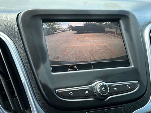Used 2022 Chevrolet Equinox LT AWD/4WD image 38
