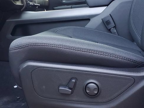 New 2026 RAM 1500 4x4 Crew Cab image 9