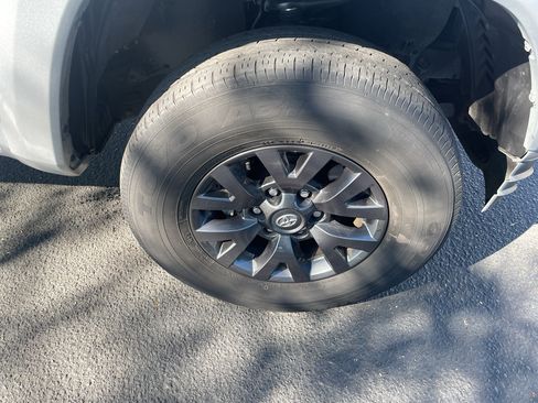 Used 2023 Toyota Tacoma SR5 w/ Technology Package image 15