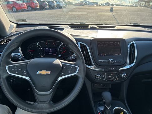 Used 2022 Chevrolet Equinox LT image 11