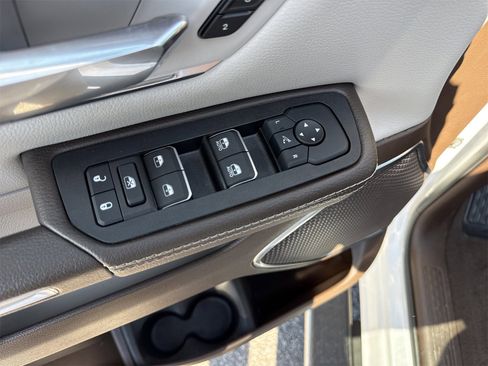 Used 2025 RAM 1500 Laramie image 14