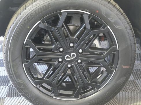 New 2026 INFINITI QX80 4WD image 11