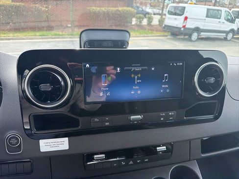 Used 2026 Mercedes-Benz Sprinter 144 Cargo image 17