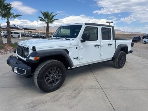 Certified 2025 Jeep Gladiator Sport AWD/4WD image 1