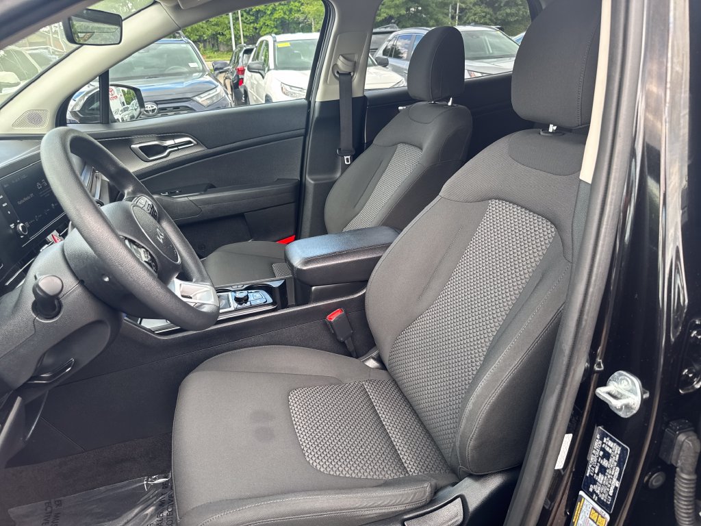 Used 2024 Kia Sportage LX AWD/4WD image 15