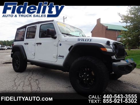 Used 2024 Jeep Wrangler Unlimited AWD/4WD image 1