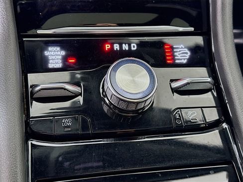 Used 2023 Jeep Grand Cherokee Overland image 11