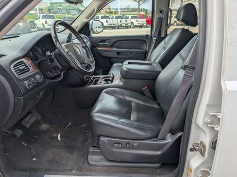 Used 2013 Chevrolet Tahoe LTZ AWD/4WD image 2