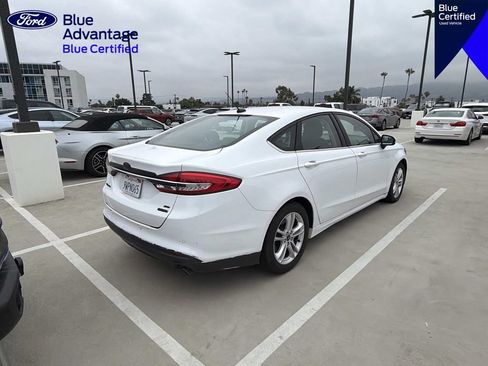 Used 2018 Ford Fusion SE w/ Fusion SE Technology Package FWD image 10