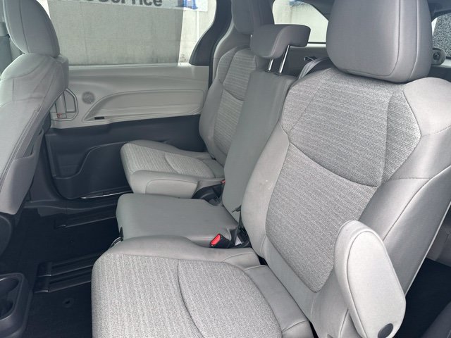 Used 2023 Toyota Sienna LE FWD image 14