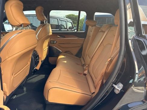 Used 2025 Jeep Grand Cherokee Summit AWD/4WD image 12