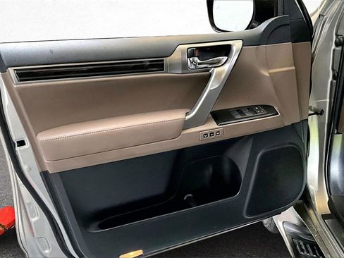 Used 2023 Lexus GX 460 Premium image 15