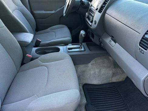 Used 2018 Nissan Frontier SV AWD/4WD image 15