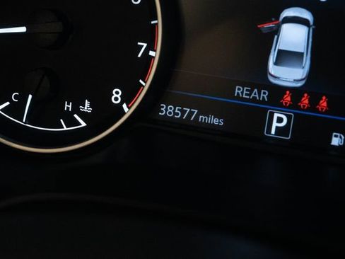 Used 2023 Nissan Maxima SR w/ Sport Mat Group FWD image 27