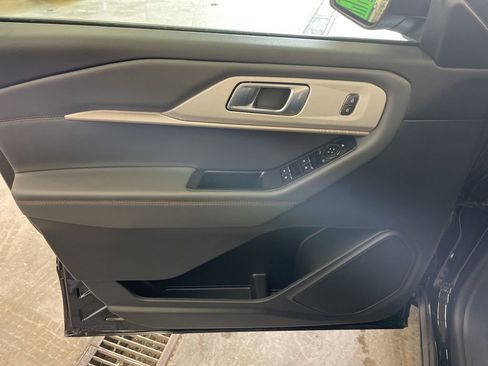 Used 2026 Ford Explorer Active w/ Active Comfort Package image 15