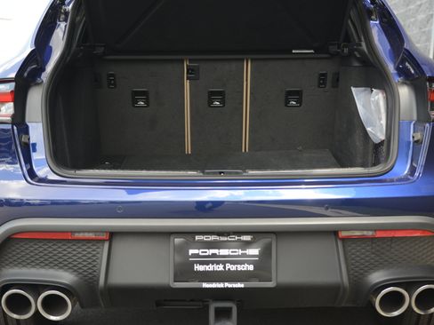Certified 2026 Porsche Macan AWD/4WD image 48