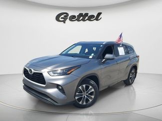 Used 2025 Toyota Highlander XLE FWD video 1
