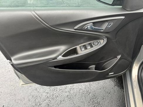 Used 2017 Chevrolet Malibu Hybrid w/ Leather Package image 10