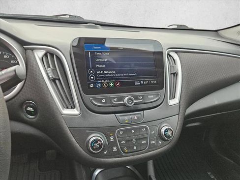 Used 2022 Chevrolet Malibu LT image 18