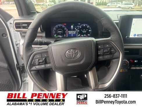 Used 2025 Toyota Tacoma TRD Sport w/ TRD Sport Upgrade Package image 27