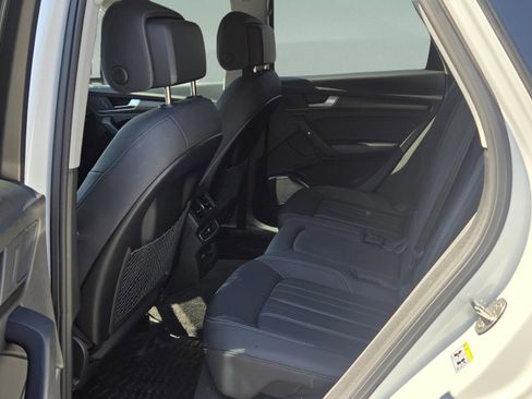 Used 2025 Audi Q5 2.0T Premium image 13