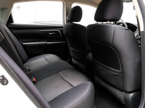 Used 2017 Nissan Altima 2.5 SR w/ Midnight Edition Package image 31