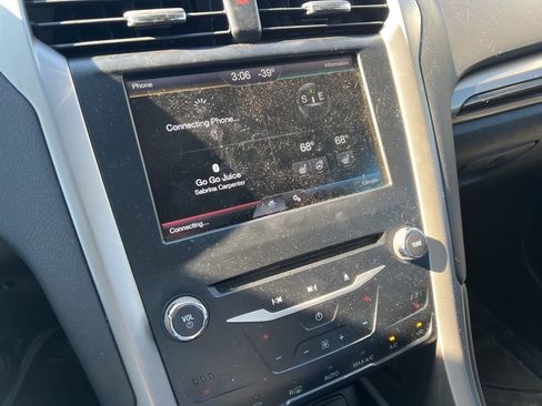 Used 2014 Ford Fusion SE w/ Equipment Group 202A image 11