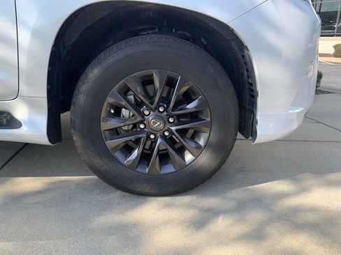 Used 2023 Lexus GX 460 Premium w/ Premium Package AWD/4WD image 13