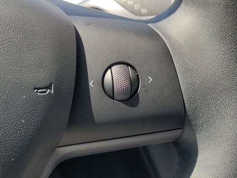Used 2023 Tesla Model Y Long Range AWD/4WD image 10